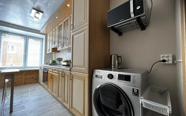 Sovremennaya Trekhkomnatnaya V Tsentre Yaroslavlya! Flat