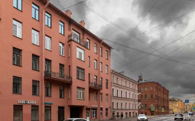 Floris 1 Apartment Vosstaniya Square