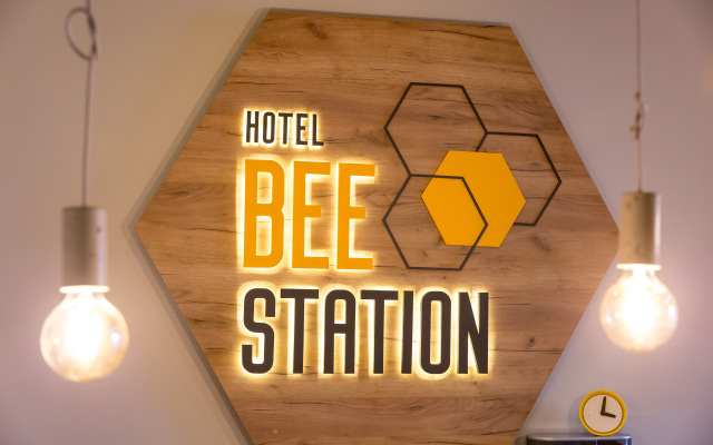 Отель Bee Station