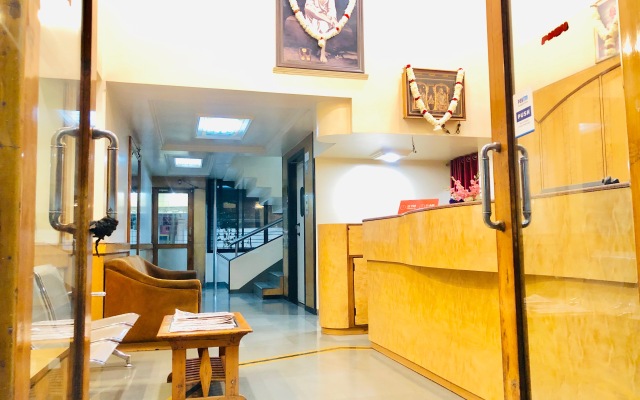 New Uttam Hira Palace Hotel