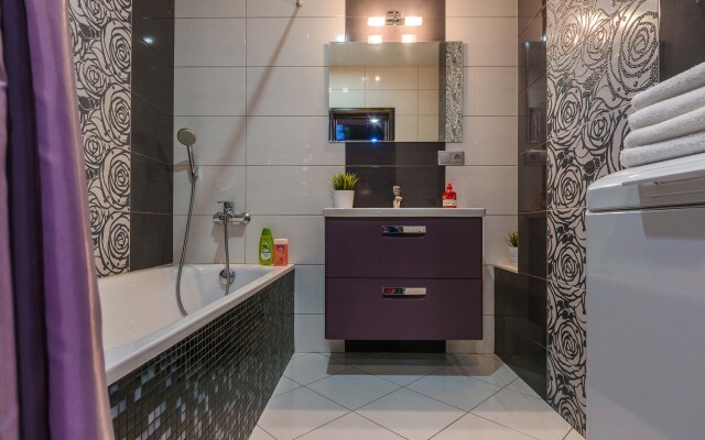3-komnatnye HomeApart Skryganova, 4B Apartments