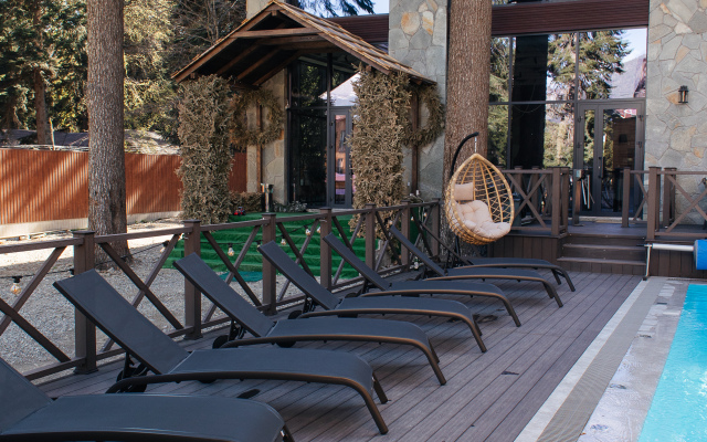 Tash Maral Hotel
