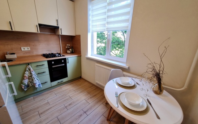 Dvukhkomnatnaya v tikhom rayone i blizko k metro Flat