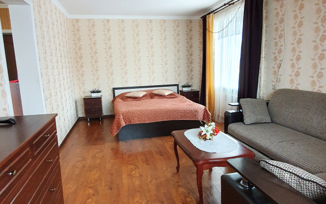 Na Pervomayskoy Apartments