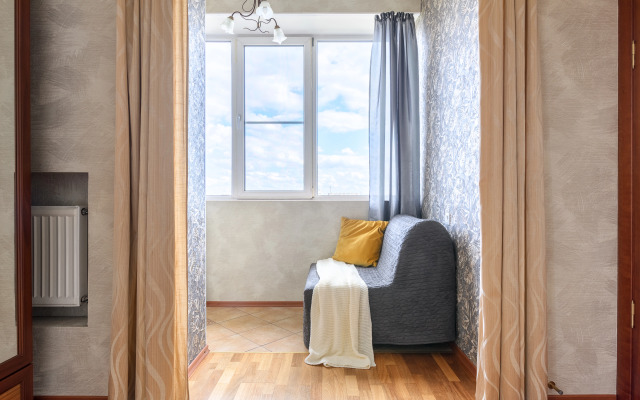 Yevro 2 U M. Kirovskiy Zavod Flat