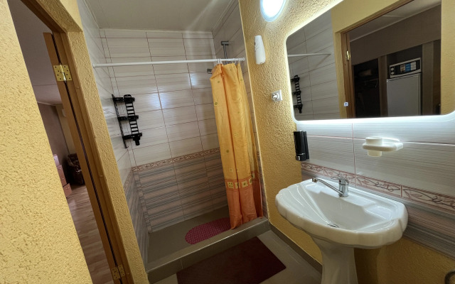 Na Tamanskoy 10 Guest House