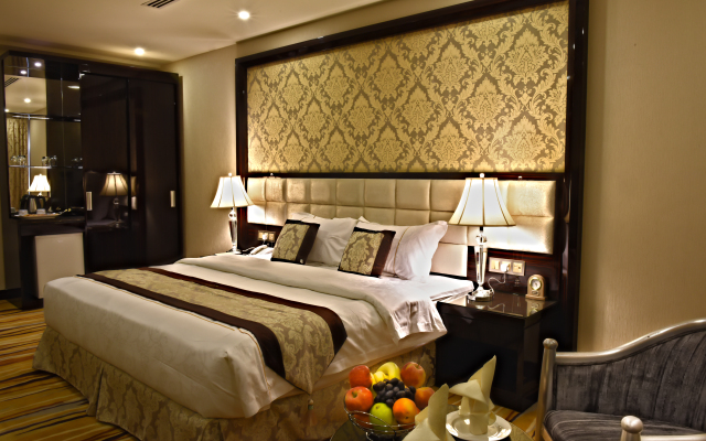 Отель Garden Plaza