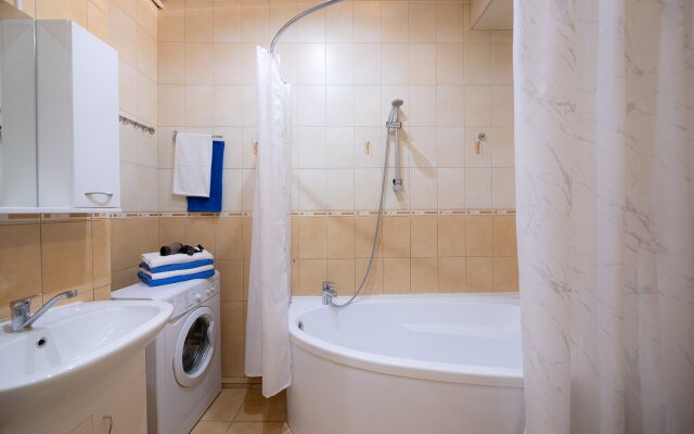 Apartamentyi Pyat' Zvezd Na Ploschadi Revolyutsii