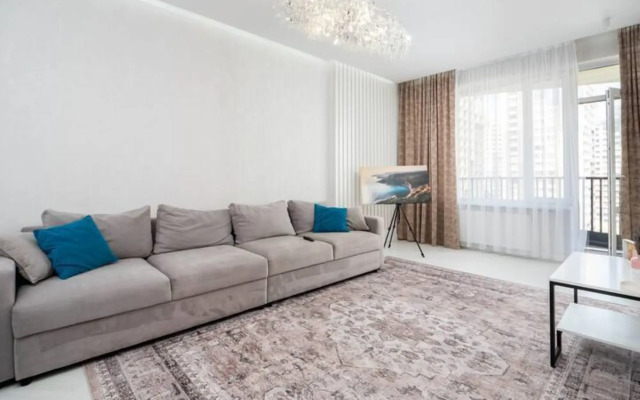 Na Prospekte Al-Farabi 41/3 Blok 3 Apartment