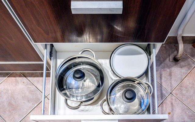 Апартаменты на Моисеенко 4