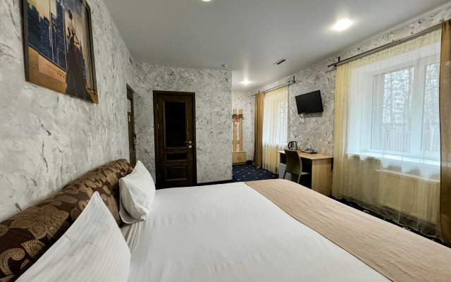 Premiere Hotel
