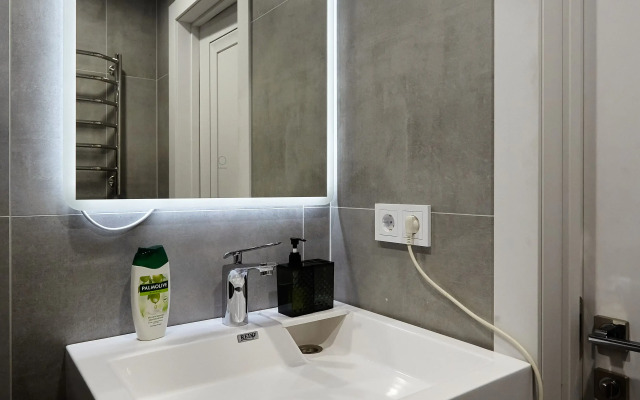 V Zhk Rezident s Balkonom Apartment