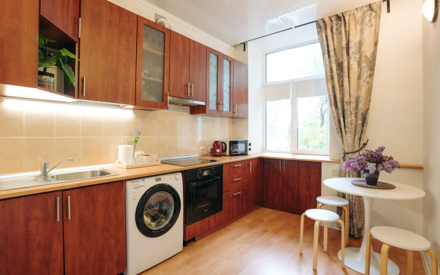 Апартаменты двухкомнатные Live in Karelia в центре у набережной Ленина 3