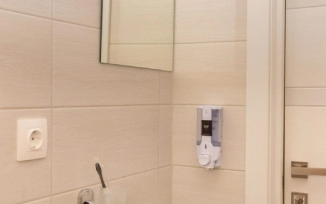 Mini-studija s Panoramnym Oknom i Parkovkoj Apartment