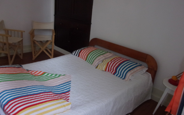 Hostel 402