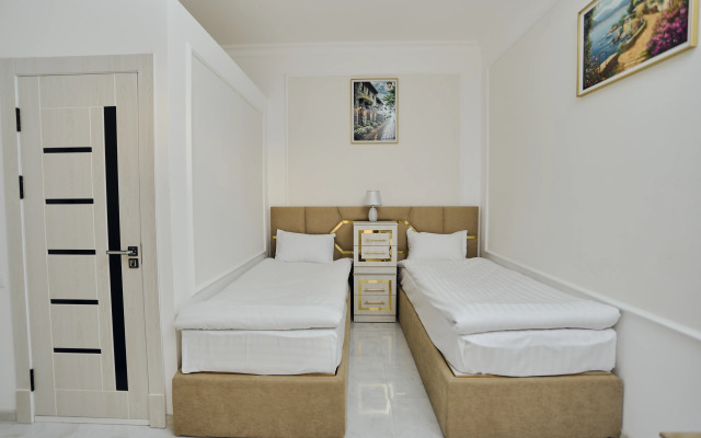 Hotel Registon Gold