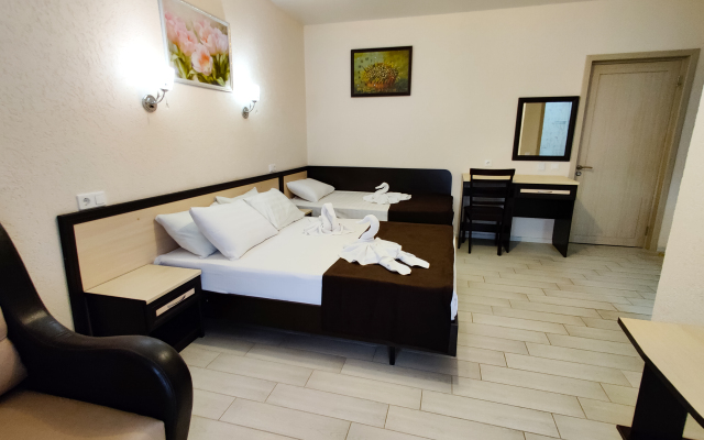 Na Bukovoy 4 Guest House