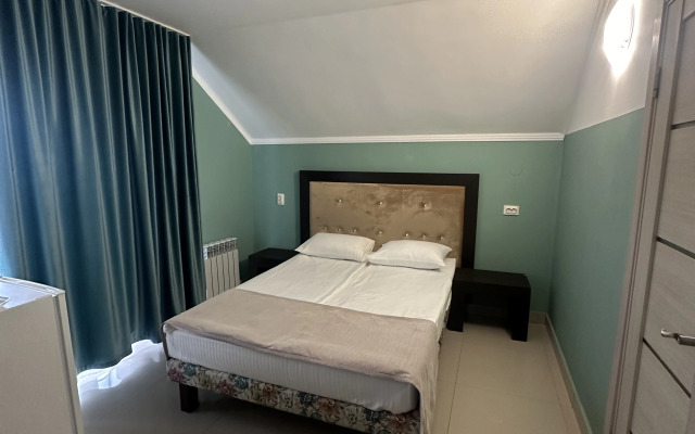 Optimist Mini-Hotel