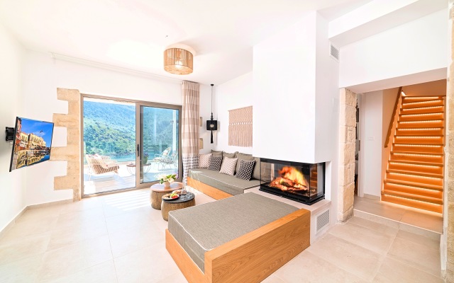Blue Lake Villa Heated Pool