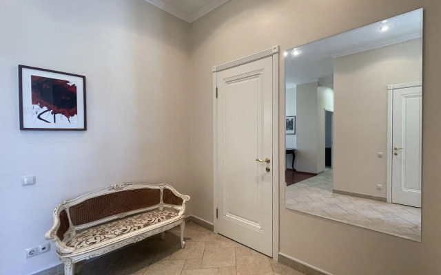 Апартаменты 3-комнатные HomeApart пр-т Независимости, 13