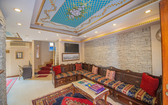 Kaftan Hotel