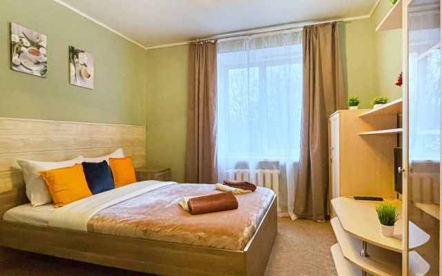 Апартаменты Двухкомнатная квартира с раздельными комнатами и балконом