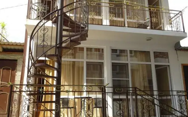 Dautiya Guest House