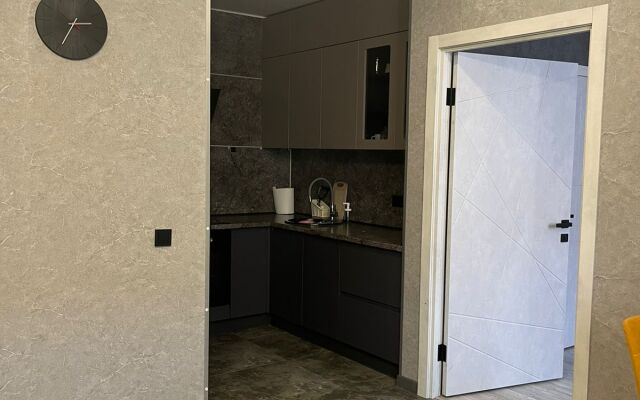 Sovremennaya Trekhkomnatnaya V Velikom Novgorode Flat