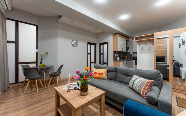 KeyGo №0128 I 1 Bedroom I Balcony I Near Park Apartments