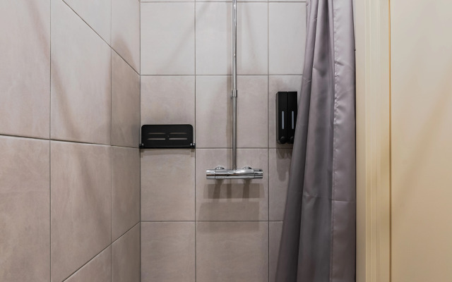 Меблированные комнаты Lionheart Apartments