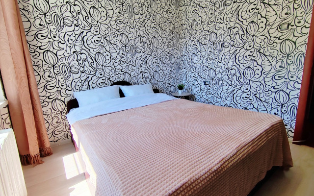 Квартира 2-х комнатная на Жукова 6