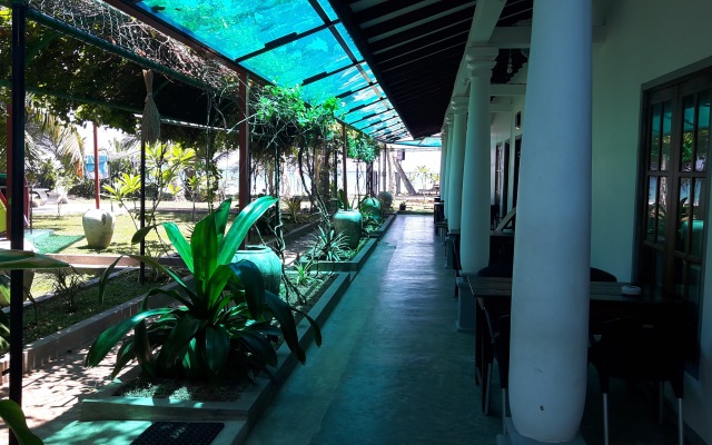 Sira's Chalets Guest House