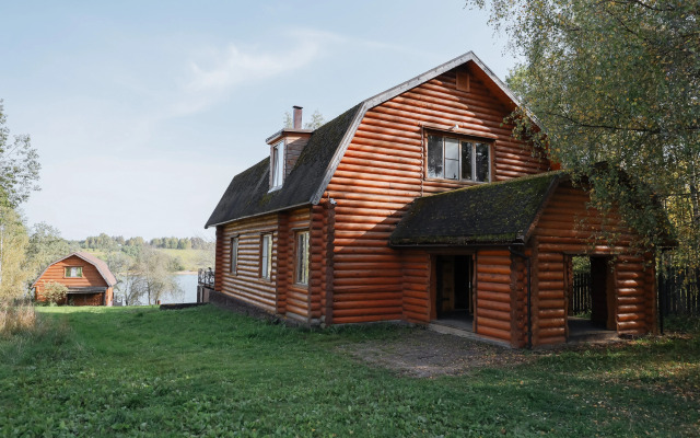 Частный Дом на Берегу "ГНЕЗДИЛО-ВО!"