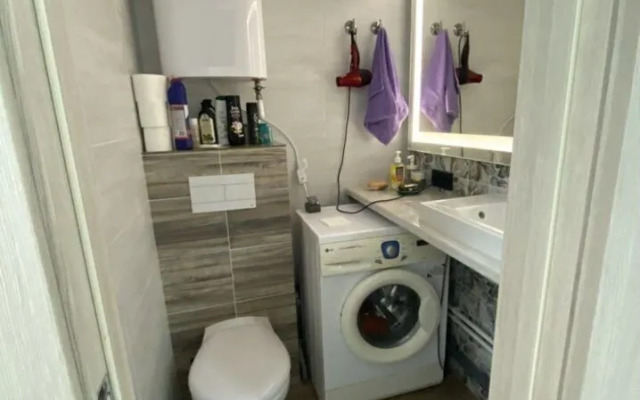 Квартира четырехкомнатная на Цюрупы, 84