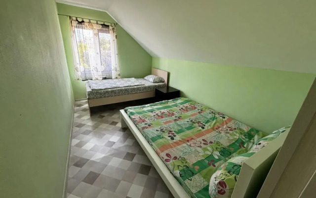 Dvukhetazhny s Saunoy Privat House