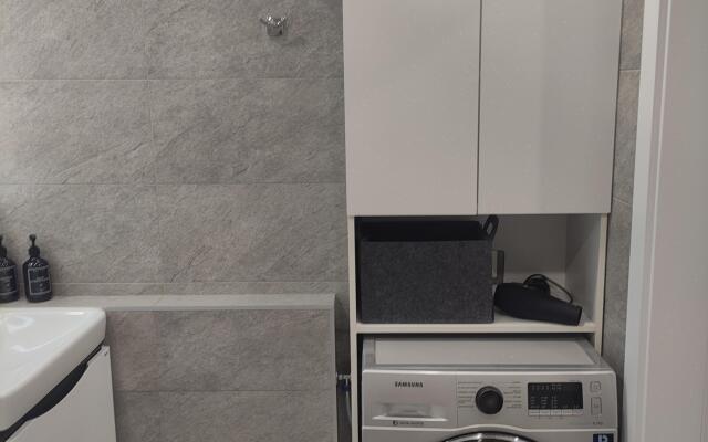 Dvukhkomnatnaya Kvartira V Samom Tsentre Flat