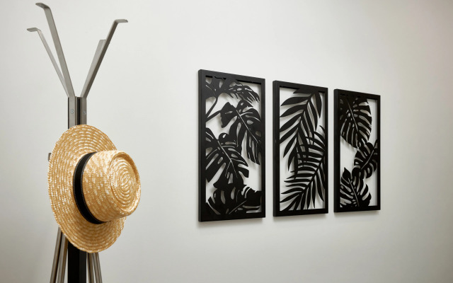 In the center of the Riviera Park Apartments