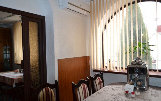 Chernomorskij Guest House