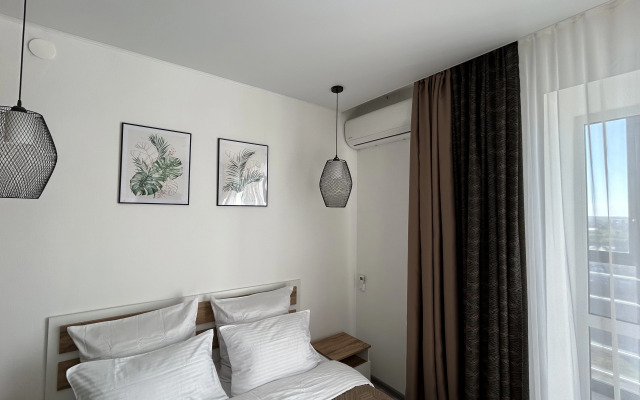 Prostornaya Studiya S Panoramnym Vidom Iz Okna Flat