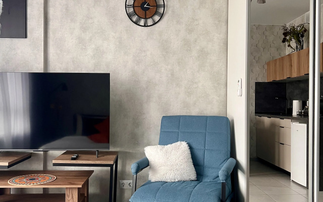 Novaya Loft Studiya Ryadom s Metro Flat