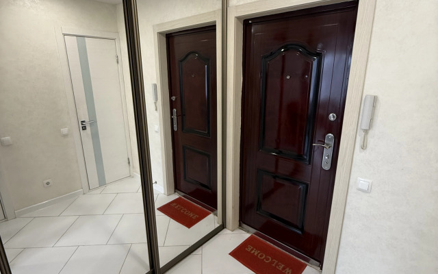 Uyutnaya Odnushka s Dizaynerskim Remontom Flat