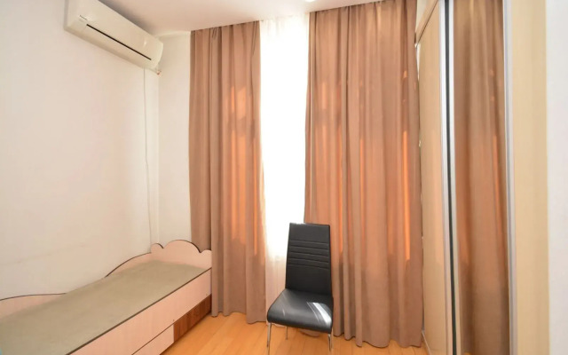 3-K, v Kentrone nedaleko ot Kaskada, Ks344 Flat
