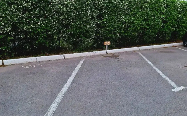 S Individualnym Parkovochnym Mestom, Bataysk Flat