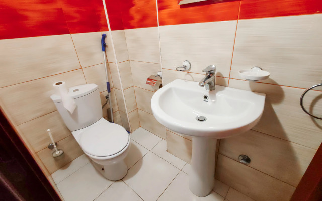 Sunny Three Bedroom Flat