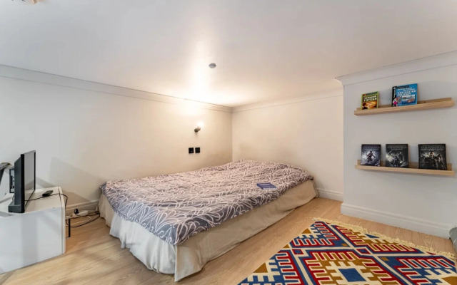 Safe Space Apartment with double bed