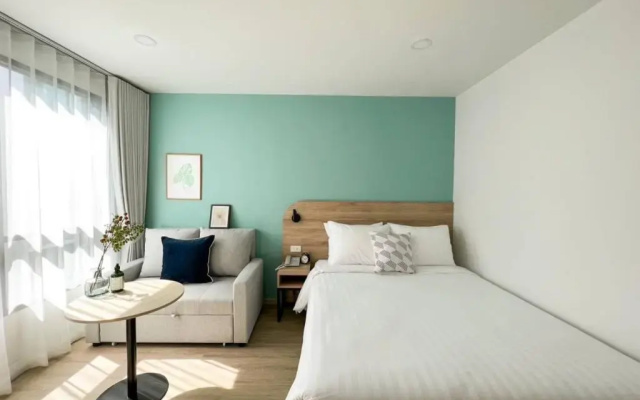 Отель Wellness Stay & Hotel Sukhumvit 107