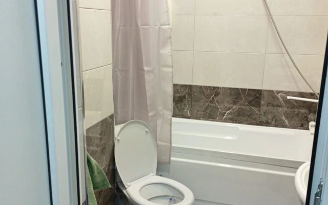 Molodyozhnaya 4A Flat