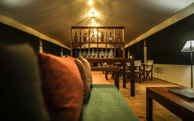 Topan Yala – Luxury Tented Safari