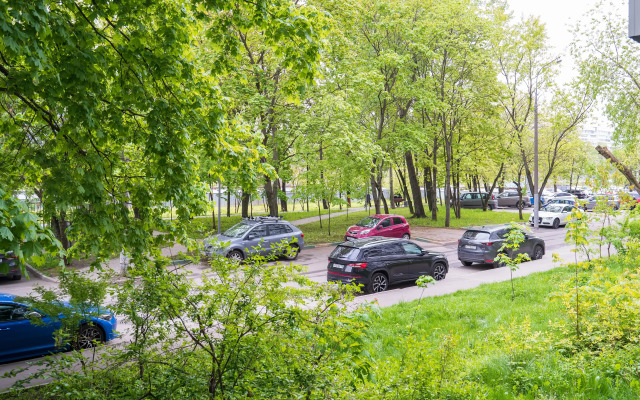 Квартира Просторная Двухкомнатная Natali на метро Пражская