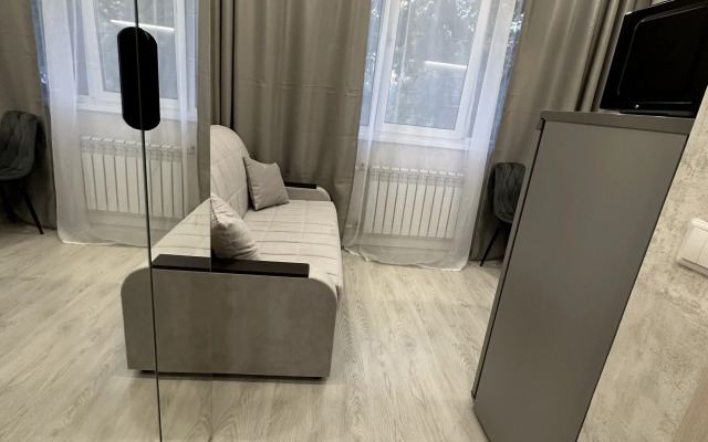 Studiya U Metro Flat